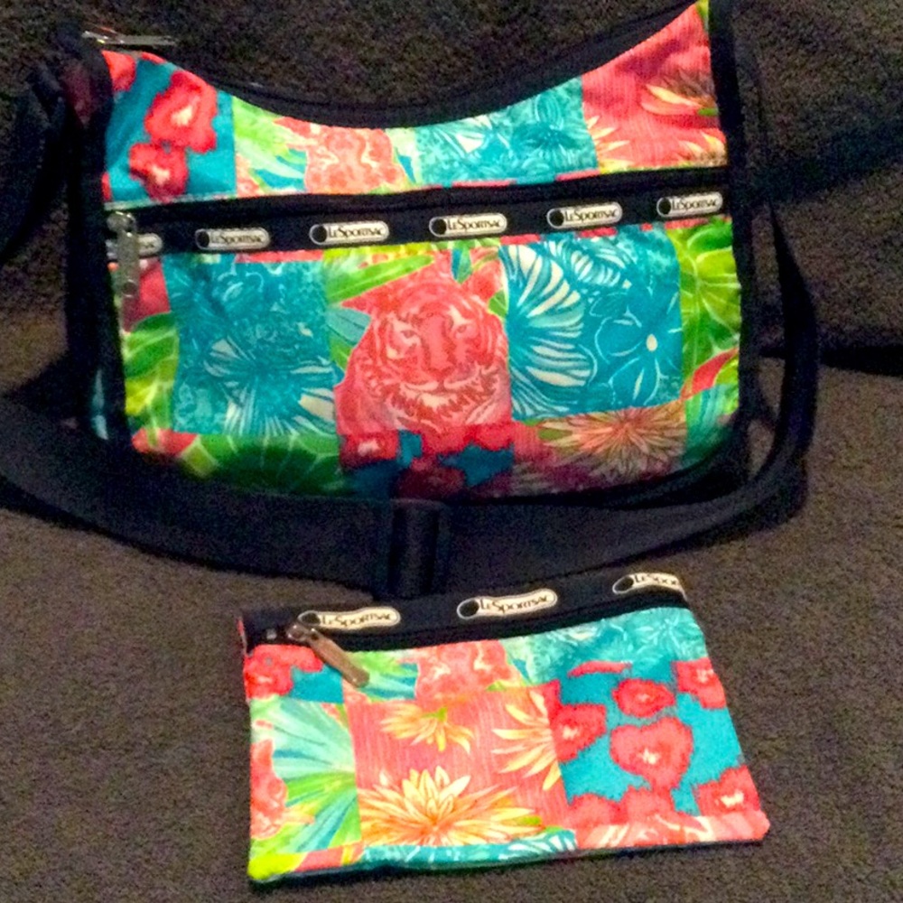 Final sale price Le Sportsac shoulder bag in great condition